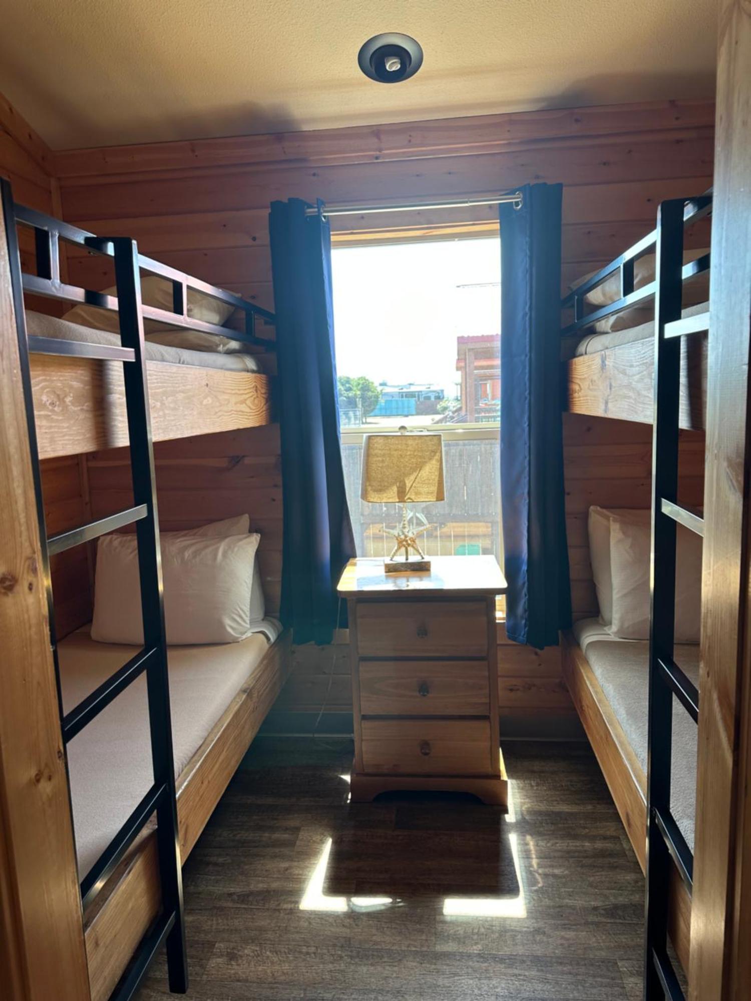 Westport Inn Cabins エクステリア 写真