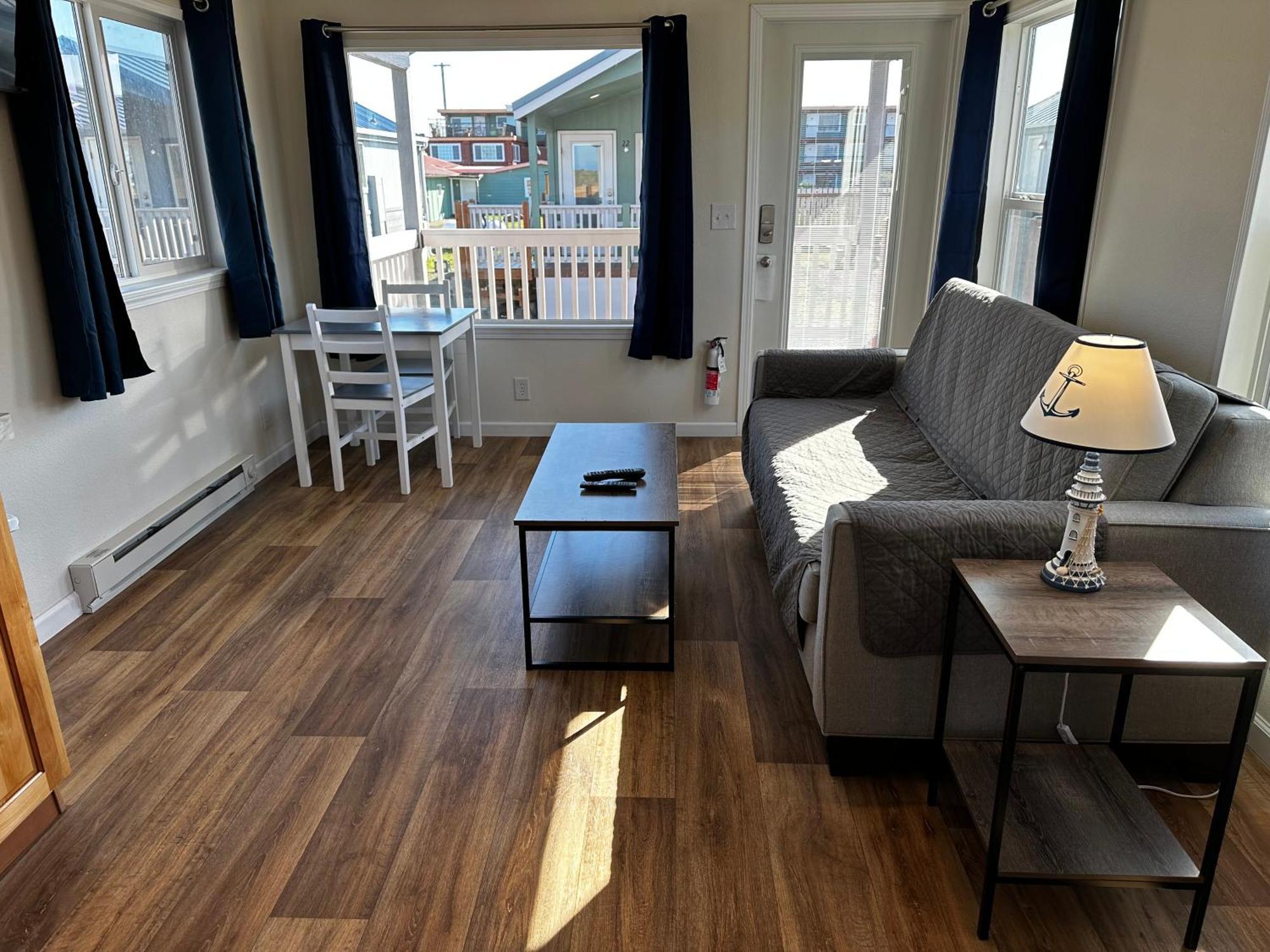 Westport Inn Cabins エクステリア 写真